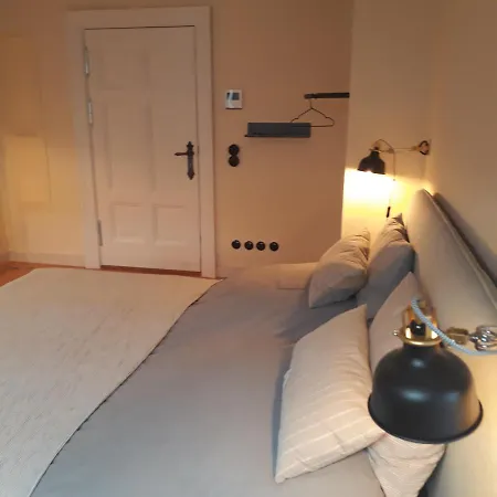 Accommodatie bij particulieren Stadtvilla An Der Viergelindenbruecke Rostock