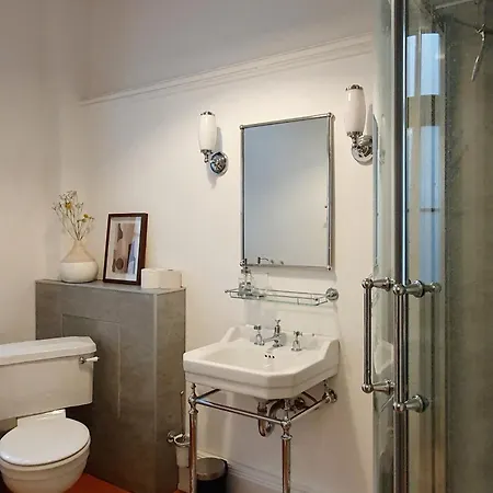 Stadtvilla An Der Viergelindenbruecke *