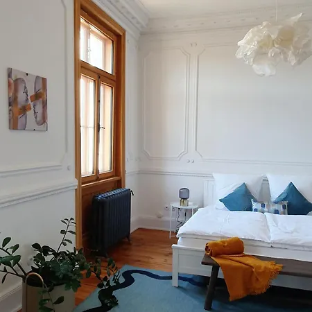 Homestay Stadtvilla An Der Viergelindenbruecke *