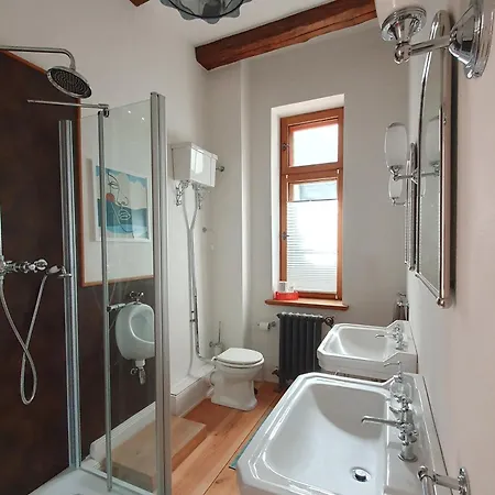 Stadtvilla An Der Viergelindenbruecke בית אירוח