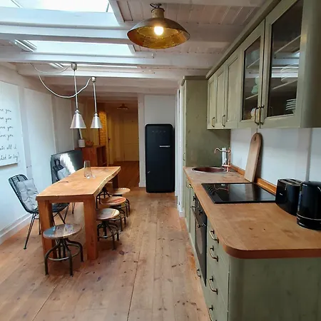 Stadtvilla An Der Viergelindenbruecke * Rostock