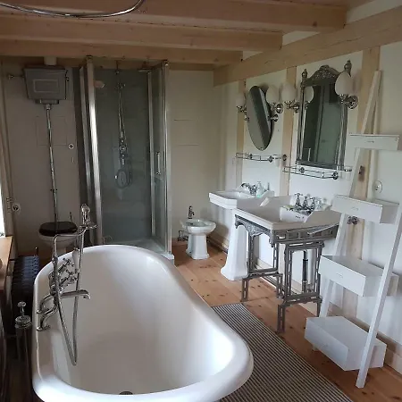 Stadtvilla An Der Viergelindenbruecke Ubytování v soukromí *