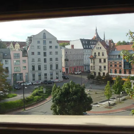 Stadtvilla An Der Viergelindenbruecke