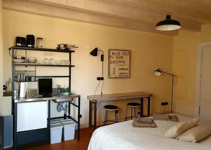 Stadtvilla An Der Viergelindenbrücke Rostock