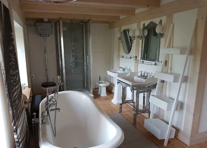 Stadtvilla An Der Viergelindenbrücke Habitación en casa particular *